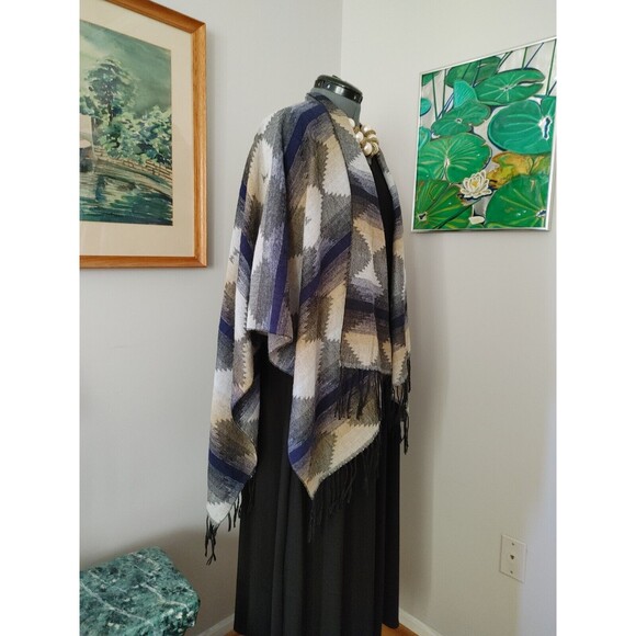 Country Boho Core Blue/Tan/Cream Blanket Plaid Wrap Poncho Shawl With Fringe VGC - Picture 4 of 5
